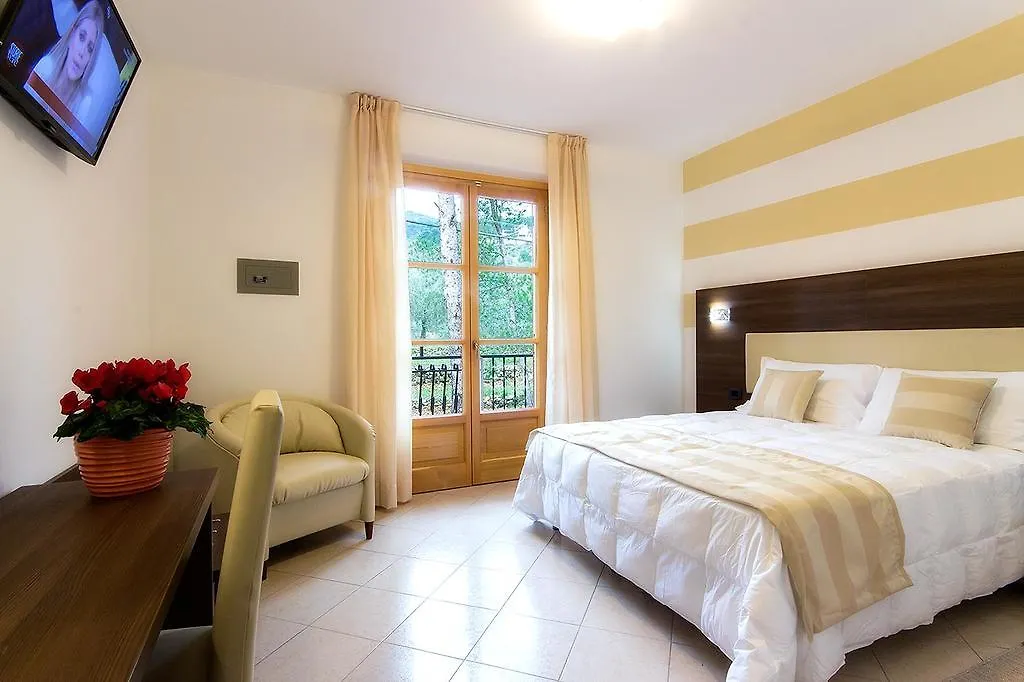 Albergo Ristorante San Matteo San Bartolomeo Al Mare 3*,