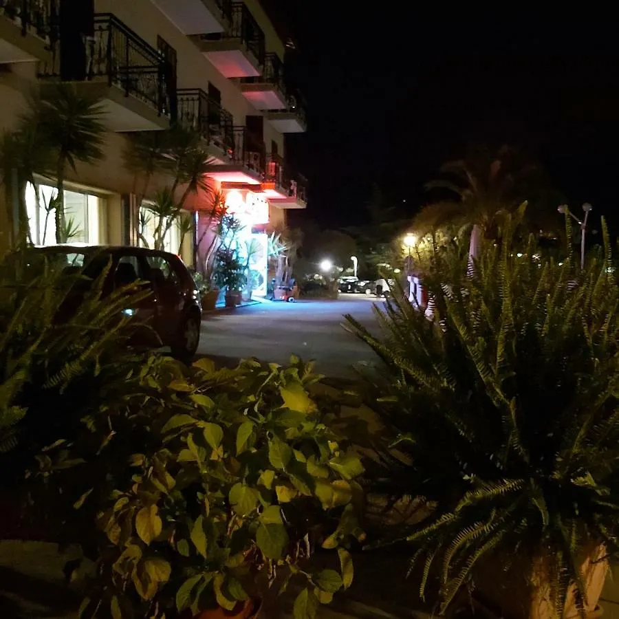 Albergo Ristorante San Matteo San Bartolomeo Al Mare 3*,  Italy